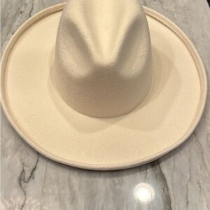 New GIGI PIP Maude Hat Size 57 S/M